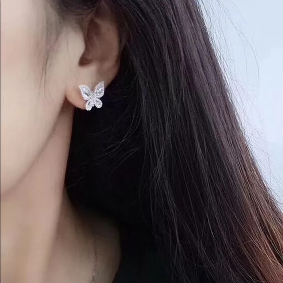 lovely Butterfly 925 Silver White Sapphire earrings - Picture 2 of 3